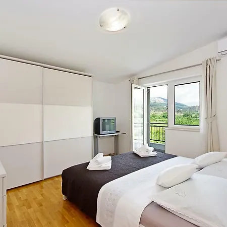 Apartmán Luxurious, Modern And Spacious With Terraces Tugare