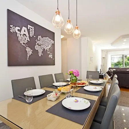 Luxurious, Modern And Spacious With Terraces Apartmán Tugare
