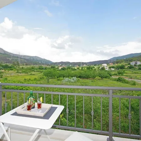 Apartmán Luxurious, Modern And Spacious With Terraces
