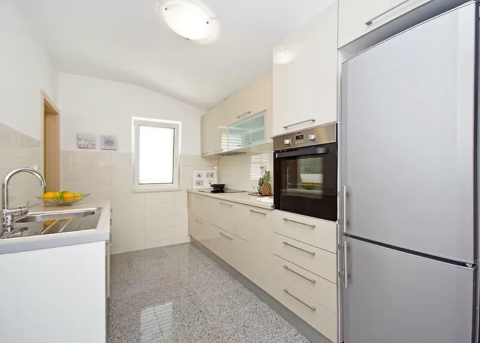 Luxurious, Modern And Spacious With Terraces