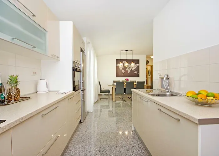 Luxurious, Modern And Spacious With Terraces Daire