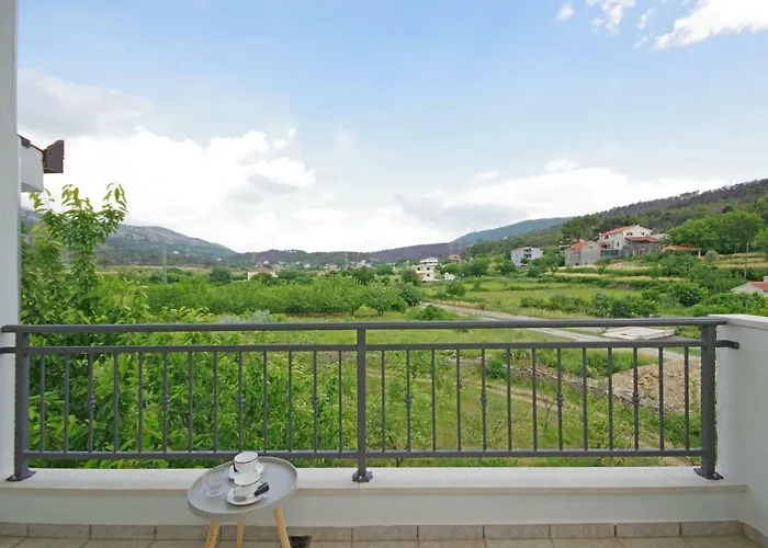 Luxurious, Modern And Spacious With Terraces Daire *