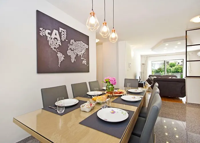 Luxurious, Modern And Spacious With Terraces Daire Tugare