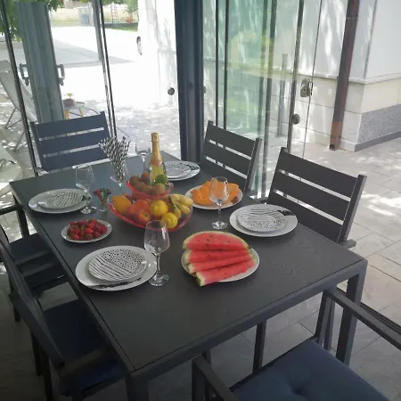 アパート Luxurious, Modern And Spacious With Terraces