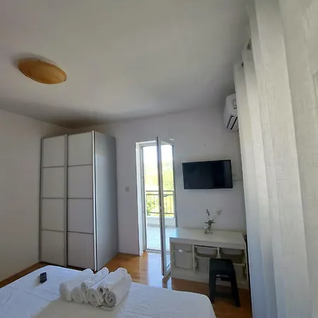 Luxurious, Modern And Spacious With Terraces *
