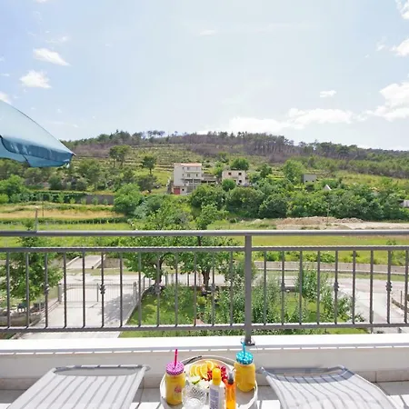 アパート Luxurious, Modern And Spacious With Terraces Tugare