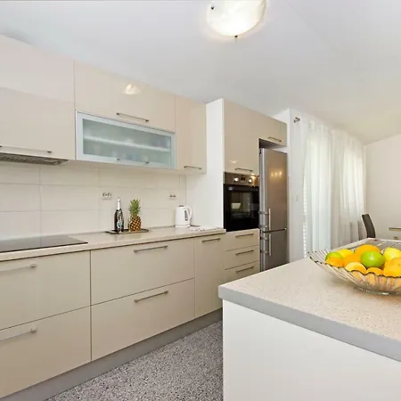 アパート Luxurious, Modern And Spacious With Terraces