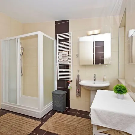 アパート Luxurious, Modern And Spacious With Terraces Tugare